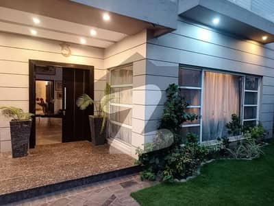 1 kanal Luxury Furnished bunglow phase 6 DHA for rent