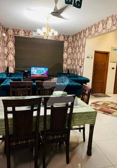 ڈی ایچ اے فیز 8 ڈی ایچ اے ڈیفینس,کراچی میں 4 کمروں کا 4 مرلہ مکان 5.5 کروڑ میں برائے فروخت۔