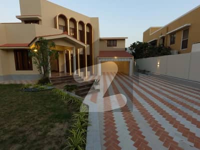 Park Face 1000 Yd Bungalow Renovated 4+Full Size Study Room