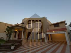 Park Face 1000 Yd Bungalow Renovated 4+Full Size Study Room For Rent