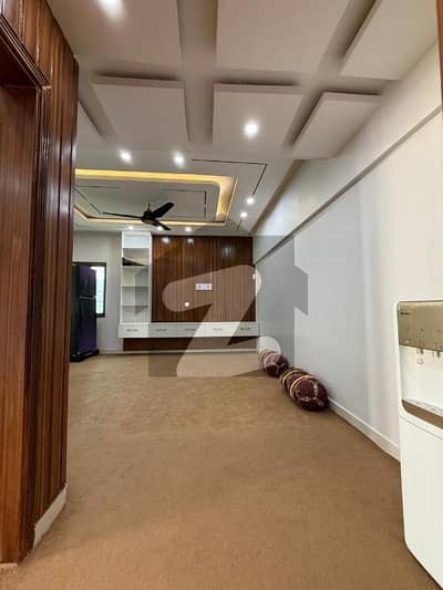 فیڈرل بی ایریا ۔ بلاک 18 فیڈرل بی ایریا,کراچی میں 6 کمروں کا 5 مرلہ مکان 3.6 کروڑ میں برائے فروخت۔