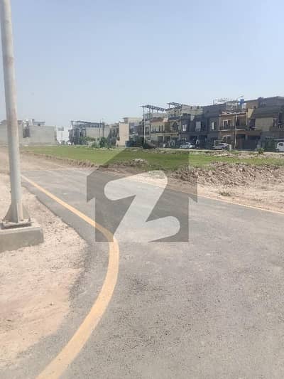 پارک ویو سٹی لاہور میں 5 مرلہ رہائشی پلاٹ 64.0 لاکھ میں برائے فروخت۔