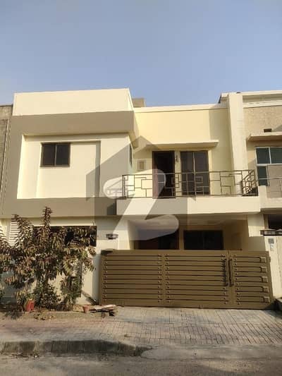 بحریہ ٹاؤن فیز 8 ۔ عمر بلاک بحریہ ٹاؤن فیز 8 ۔ سفاری ویلی,بحریہ ٹاؤن فیز 8,بحریہ ٹاؤن راولپنڈی,راولپنڈی میں 4 کمروں کا 7 مرلہ مکان 2.6 کروڑ میں برائے فروخت۔