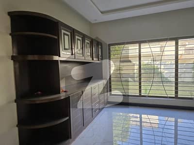 F-7 Beautiful House For Rent, 5 Bedrooms With Baths, Size 2 Kanal,