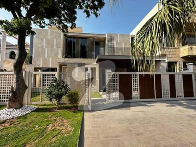 F-8 Brand New House For Sale, Size 444 sq. yards, 6 Bedrooms, Demand 44 Crore