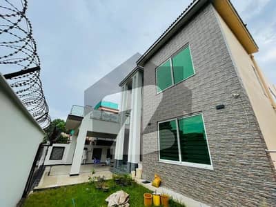 F-7 Triple Storey House For Rent, Size 666 Sq. Yards, 9 Bedrooms, Rent 18lakh