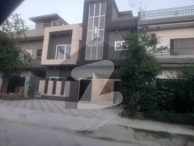 30*50 cda transfer top location brand new house available in g-9/4 near big park near mosque and market