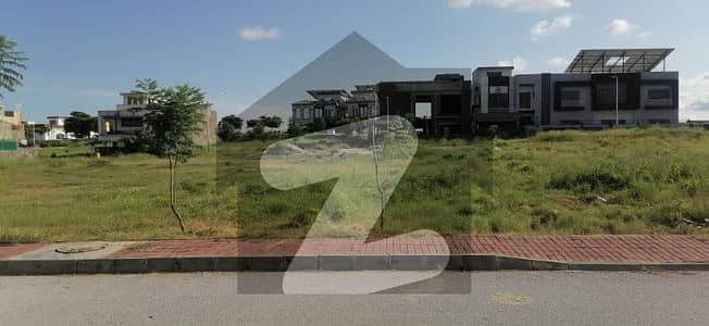 SOLID LAND IDEAL LOCATION RESIDENTIAL PLOT AVAILABLE FOR SALE IN BLOCK H