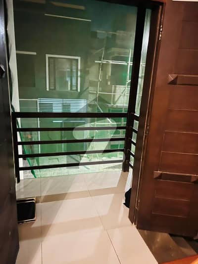 ڈی ایچ اے فیز 8 - زون بی ڈی ایچ اے فیز 8,ڈی ایچ اے ڈیفینس,کراچی میں 4 کمروں کا 4 مرلہ مکان 5.5 کروڑ میں برائے فروخت۔