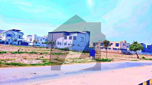 ڈی ایچ اے فیز 7 - بلاک ٹی فیز 7,ڈیفنس (ڈی ایچ اے),لاہور میں 2 کنال رہائشی پلاٹ 6.3 کروڑ میں برائے فروخت۔