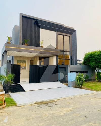 ڈی ایچ اے فیز 7 ڈیفنس (ڈی ایچ اے),لاہور میں 4 کمروں کا 10 مرلہ مکان 4.5 کروڑ میں برائے فروخت۔