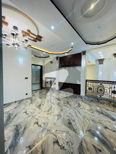 جوبلی ٹاؤن لاہور میں 4 کمروں کا 10 مرلہ مکان 1.65 کروڑ میں برائے فروخت۔