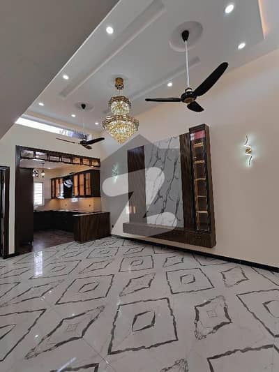 جناح گارڈنز ایف ای سی ایچ ایس,اسلام آباد میں 5 کمروں کا 8 مرلہ مکان 3.75 کروڑ میں برائے فروخت۔