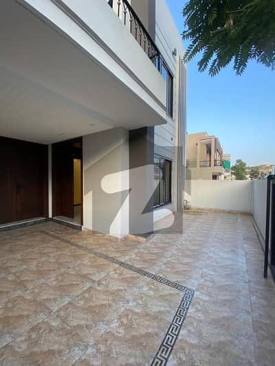 بحریہ ٹاؤن فیز 8 ۔ بلاک اے بحریہ ٹاؤن فیز 8,بحریہ ٹاؤن راولپنڈی,راولپنڈی میں 3 کمروں کا 1 کنال بالائی پورشن 90.0 ہزار میں کرایہ پر دستیاب ہے۔