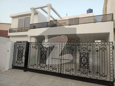 اے ڈبلیو ٹی فیز 1 اے ڈبلیو ٹی آرمی ویلفیئر ٹرسٹ,رائیونڈ روڈ,لاہور میں 4 کمروں کا 1 کنال مکان 3.35 کروڑ میں برائے فروخت۔ اے ڈبلیو ٹی فیز 1 اے ڈبلیو ٹی آرمی ویلفیئر ٹرسٹ,رائیونڈ روڈ,لاہور میں 4 کمروں کا 1 کنال مکان 3.35 کروڑ میں برائے فروخت۔