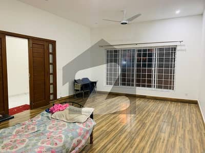 ڈی ایچ اے ڈیفینس فیز 2 ڈی ایچ اے ڈیفینس,اسلام آباد میں 3 کمروں کا 1 کنال بالائی پورشن 1.1 لاکھ میں کرایہ پر دستیاب ہے۔