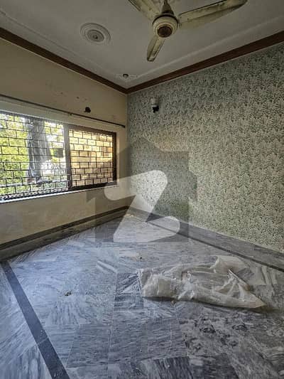 جی ۔ 13 اسلام آباد میں 2 کمروں کا 4 مرلہ بالائی پورشن 52.0 ہزار میں کرایہ پر دستیاب ہے۔