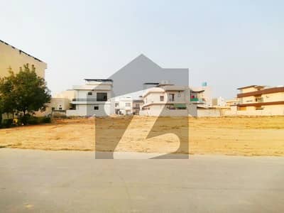 Buy A Prime Location 17 Marla Commercial Plot For sale In Central Park - Block A