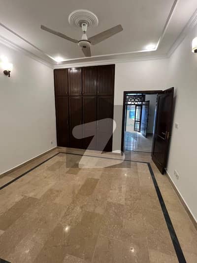 ای ۔ 11/4 ای ۔ 11,اسلام آباد میں 2 کمروں کا 6 مرلہ مکان 90.0 ہزار میں کرایہ پر دستیاب ہے۔