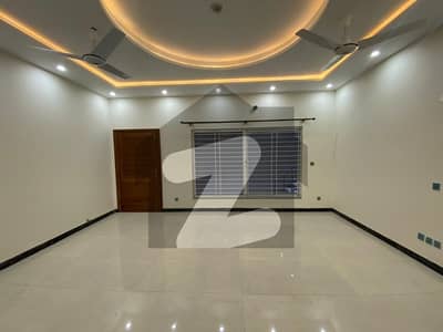 ڈی ایچ اے ڈیفینس فیز 2 ڈی ایچ اے ڈیفینس,اسلام آباد میں 3 کمروں کا 1 کنال بالائی پورشن 1.05 لاکھ میں کرایہ پر دستیاب ہے۔