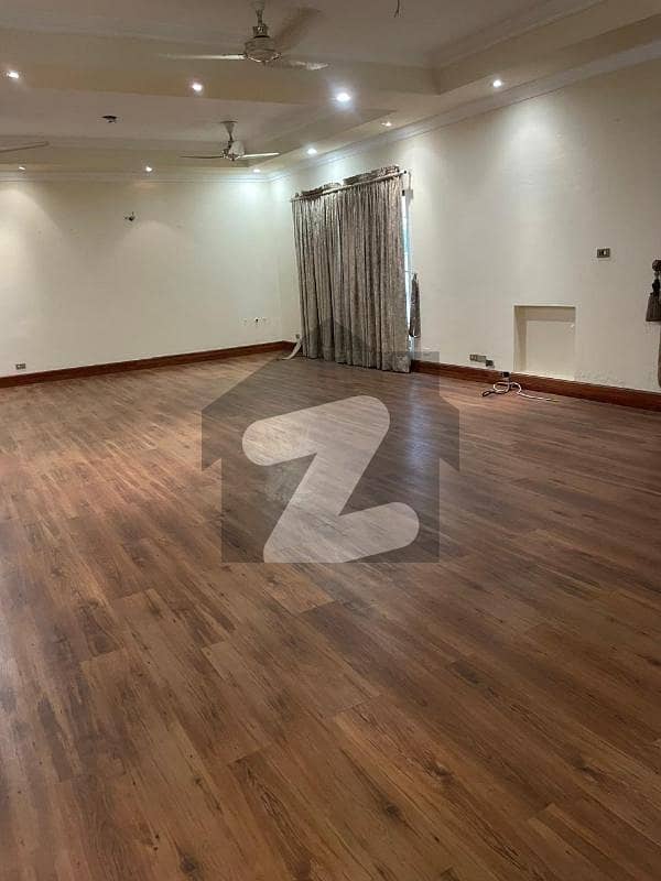 4 Kanal Bungalow Hot Location 4 Kanal Bungalow Hot Location
