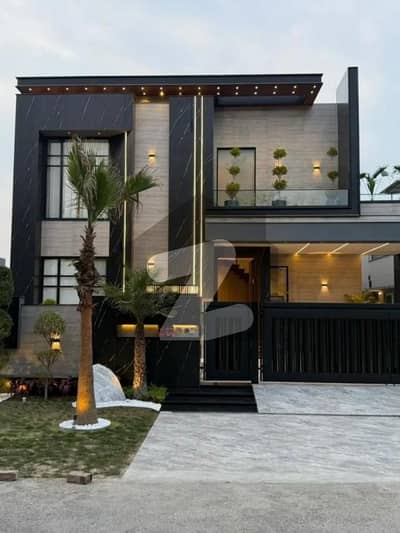 1 KANAL BRANB NEW UPPER PORTION WITH SEPRATE GATE FOR RENT IN DHA PHASE 8. . .