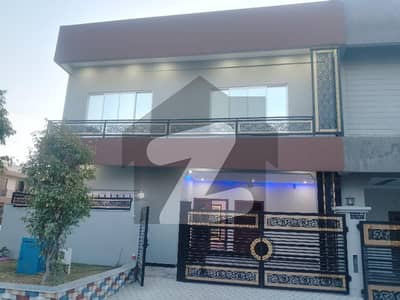 Specious 8 Marla Double Unit House For Sale