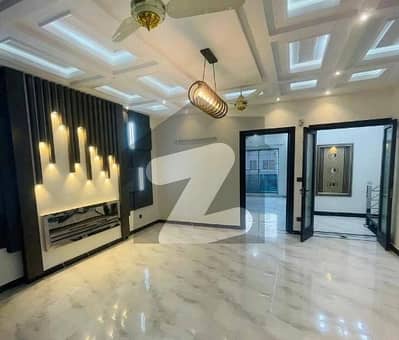 Get An Attractive House In Lahore Under Rs. 18000000