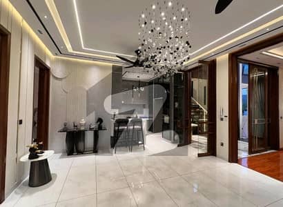 بحریہ ٹاؤن سیکٹر سی بحریہ ٹاؤن,لاہور میں 3 کمروں کا 5 مرلہ مکان 2.2 کروڑ میں برائے فروخت۔