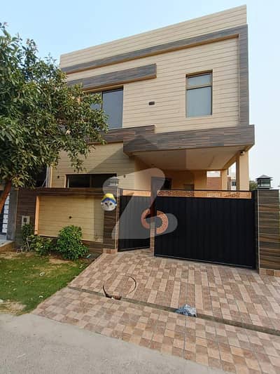 ڈی ایچ اے 9 ٹاؤن ڈیفنس (ڈی ایچ اے),لاہور میں 3 کمروں کا 5 مرلہ مکان 2.25 کروڑ میں برائے فروخت۔