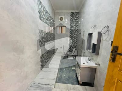 10 Marla BRAND NEW BEAUTIFUL HOUSE FOR RENT AVAILABLE