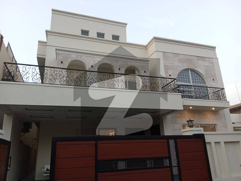 BRAND NEW HOUSE AVAILABLE FOR RENT IN I-8 BRAND NEW HOUSE AVAILABLE FOR RENT IN I-8