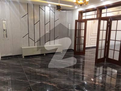 آئی ۔ 8 اسلام آباد میں 6 کمروں کا 12 مرلہ مکان 3.5 لاکھ میں کرایہ پر دستیاب ہے۔