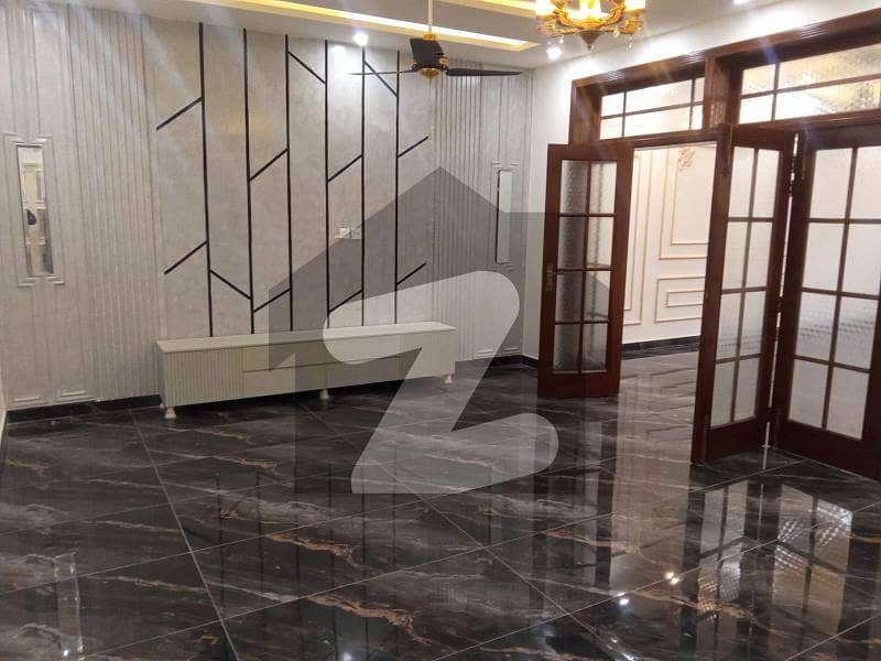 BRAND NEW HOUSE AVAILABLE FOR RENT IN I-8 BRAND NEW HOUSE AVAILABLE FOR RENT IN I-8