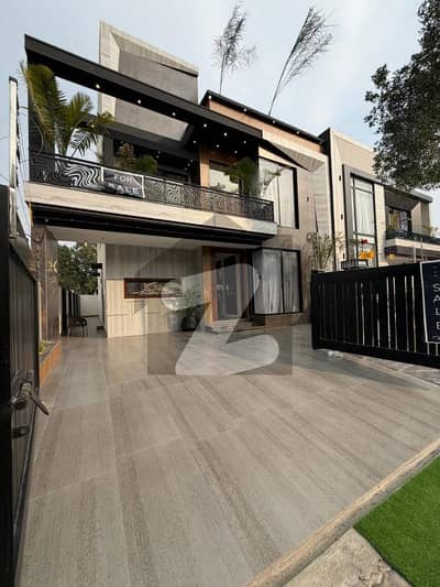 پارک ویو سٹی لاہور میں 6 کمروں کا 10 مرلہ مکان 3.1 کروڑ میں برائے فروخت۔