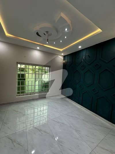 Prime Location 5 Marla House for Rent in Park View City Lahore