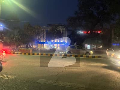 طفیل روڈ کینٹ,لاہور میں 2 کنال عمارت 12.5 ارب میں برائے فروخت۔ طفیل روڈ کینٹ,لاہور میں 2 کنال عمارت 12.5 ارب میں برائے فروخت۔