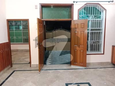 صدر کینٹ,لاہور میں 4 کمروں کا 10 مرلہ مکان 1.3 لاکھ میں کرایہ پر دستیاب ہے۔