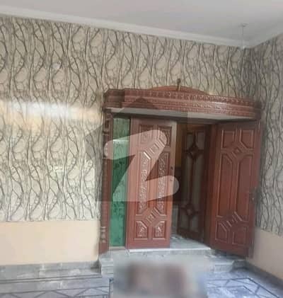 شوکت ٹاؤن لاہور میں 7 کمروں کا 13 مرلہ مکان 3.5 کروڑ میں برائے فروخت۔