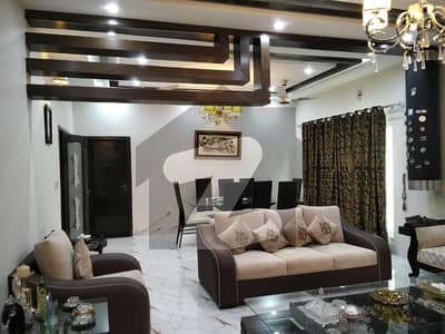 1 kanal House for Sale Solid Construction Hot location Near to Park