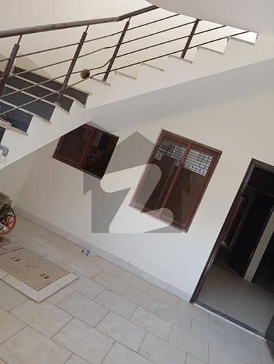 گلستانِ جوہر کراچی میں 5 کمروں کا 5 مرلہ مکان 3.25 کروڑ میں برائے فروخت۔