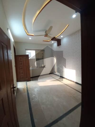 گلریز ہاؤسنگ سوسائٹی فیز 2 گلریز ہاؤسنگ سکیم,راولپنڈی میں 2 کمروں کا 5 مرلہ بالائی پورشن 37.0 ہزار میں کرایہ پر دستیاب ہے۔