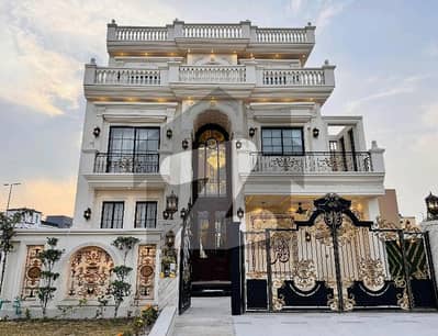 سٹی ہاؤسنگ سوسائٹی گوجرانوالہ میں 5 کمروں کا 10 مرلہ مکان 4.9 کروڑ میں برائے فروخت۔