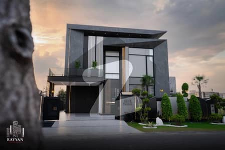 ڈی ایچ اے فیز 6 - بلاک کے فیز 6,ڈیفنس (ڈی ایچ اے),لاہور میں 6 کمروں کا 1 کنال مکان 24.75 کروڑ میں برائے فروخت۔