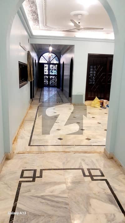 ڈی ایچ اے فیز 7 ڈی ایچ اے ڈیفینس,کراچی میں 3 کمروں کا 1 کنال بالائی پورشن 2.6 لاکھ میں کرایہ پر دستیاب ہے۔