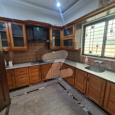 10 marla Lower portion available for rent wapda Town ph1 block G2