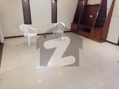 10 Marla Lower Portion Available For Rent Wapda Town Ph1 Block G2