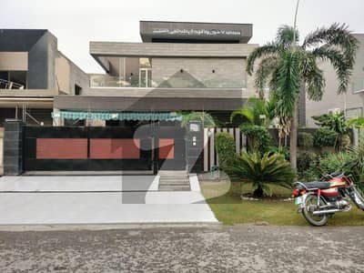 01 Kanal Double Unit Modern Design House For Rent In DHA Phase 5 Lahore.