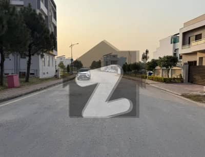 بحریہ انکلیو - سیکٹر سی 2 بحریہ انکلیو,بحریہ ٹاؤن,اسلام آباد میں 1 کنال رہائشی پلاٹ 2.9 کروڑ میں برائے فروخت۔