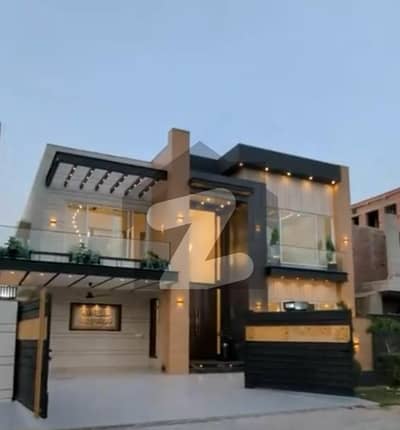 22 Marla Corner Luxury Upper Portion Available For Rent In Bahria Town Lahore.